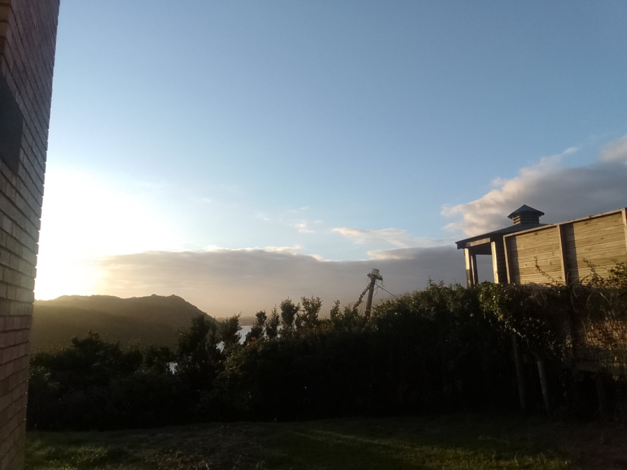 To Let 4 Bedroom Property for Rent in Sedgehill Western Cape